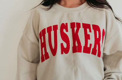 HUSKERS Sand Crewneck