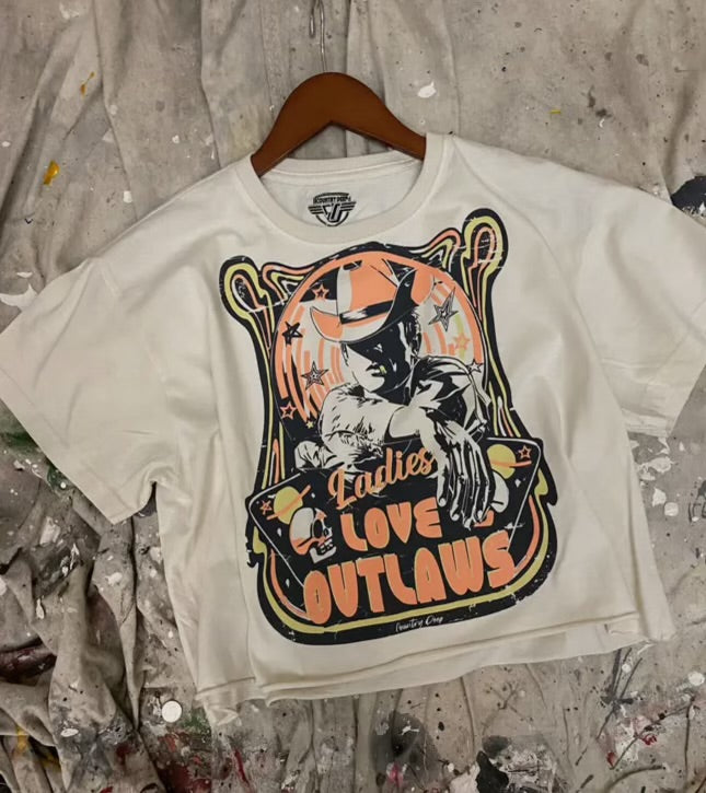 Ladies Love Outlaws Vintage Relaxed Cropped T-Shirt